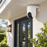 Cámara Wi-Fi EZVIZ H8c 5MP 3K 360° Exterior - lifestyle front-entrance - Media Factory
