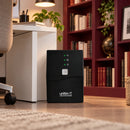 UPS Unitec U650 400 VA / 240 W interactiva con AVR — escena editorial 3