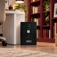 UPS Unitec U650 400 VA / 240 W interactiva con AVR — escena editorial 3
