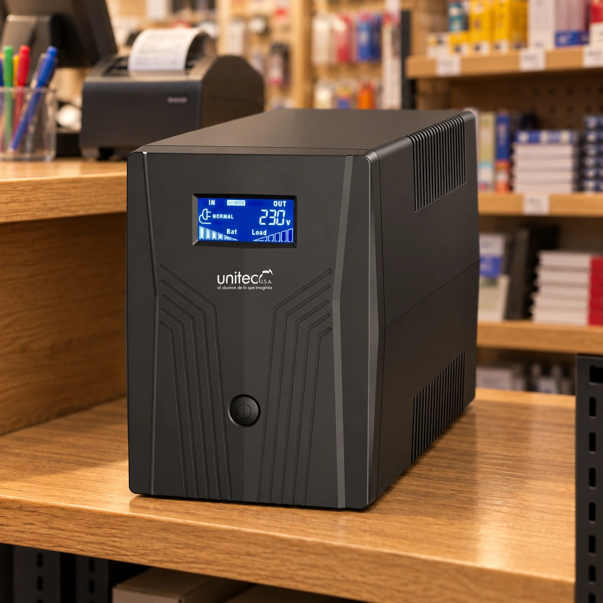 Unitec U2000 1500VA/900W black LCD — escena de papelería