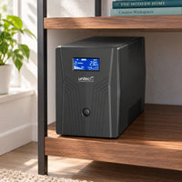 Unitec U2000 1500VA/900W black LCD — escena de trabajo interior