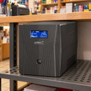 Unitec U2500 2000VA/1200W black LCD — escena de papelería