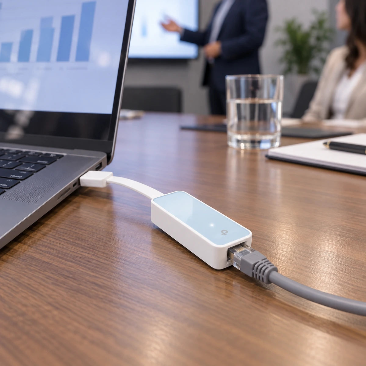 Adaptador Ethernet USB 2.0 TP-Link UE200 100Mbps - lifestyle meeting-wired - Media Factory