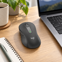 Mouse Inalámbrico Logitech Signature M650 L Left Grafito - escena lifestyle 2 de uso real