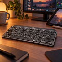 Teclado Inalámbrico Logitech MX Keys Mini Grafito Español - escena lifestyle 2 de uso real