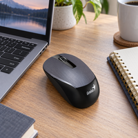 Mouse Inalámbrico Genius NX-7015 Iron Grey 1200 DPI - escena lifestyle 2 de uso real