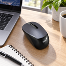 Mouse Inalámbrico Genius NX-7015 Iron Grey 1200 DPI - escena lifestyle 1 de uso real