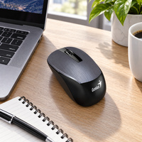 Mouse Inalámbrico Genius NX-7015 Iron Grey 1200 DPI - escena lifestyle 1 de uso real