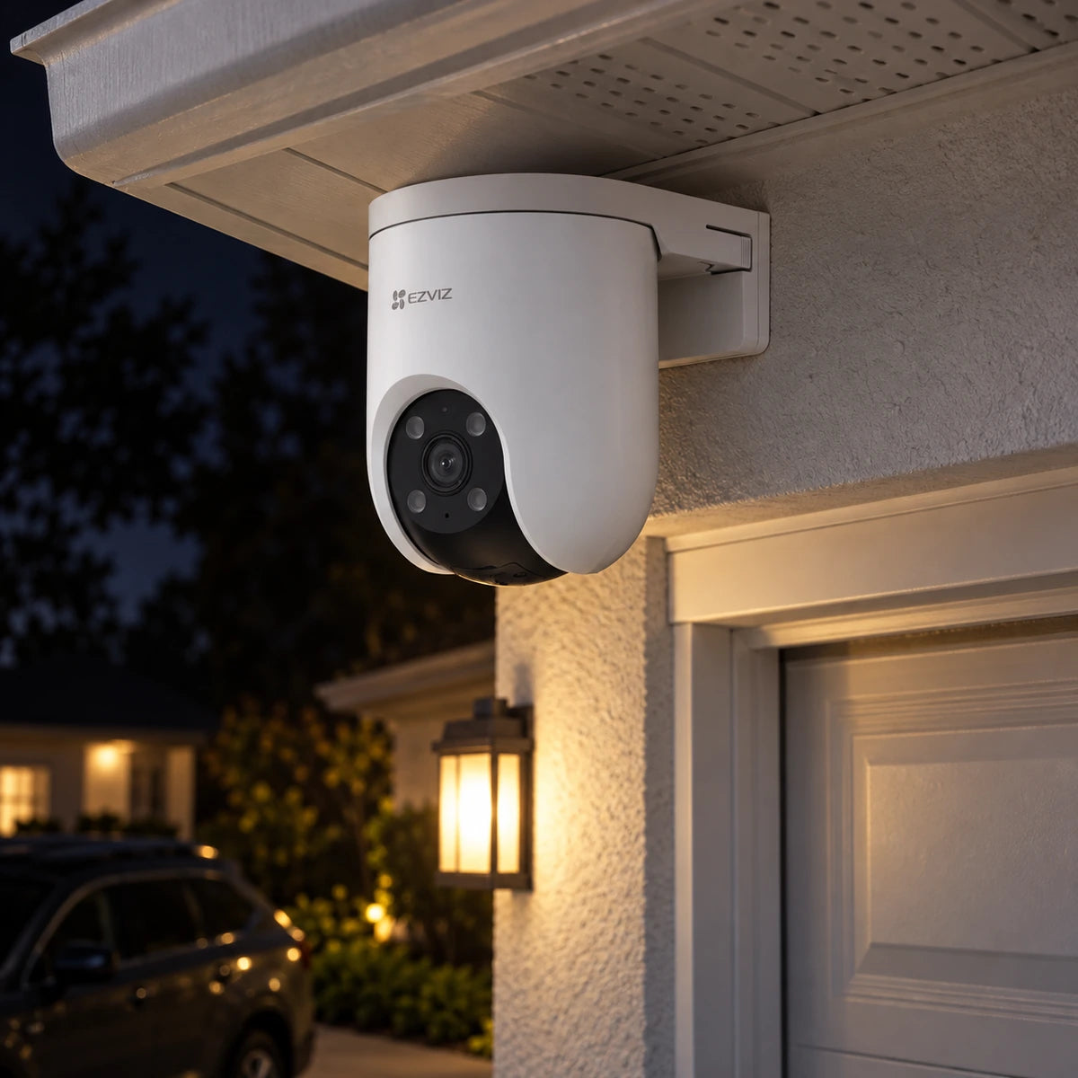Cámara Wi-Fi EZVIZ H8c 3MP 2K 360° Exterior - lifestyle garage-night - Media Factory