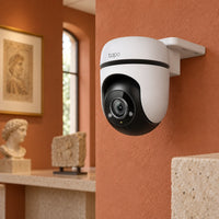 Cámara Wi-Fi Exterior Tapo C500 1080p 360° — tercera escena de uso en un ambiente editorial distinto