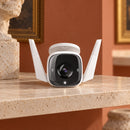 Cámara Wi-Fi TP-Link Tapo C310 3MP 2K Exterior — tercera escena de uso en un ambiente editorial distinto