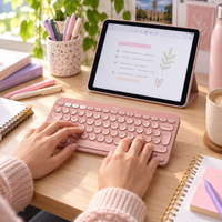 Teclado Bluetooth Logitech Pebble Keys 2 K380s Rosado Español - escena lifestyle 1 de uso real