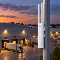Punto de Acceso Omada TP-Link EAP225-Outdoor AC1200 - lifestyle warehouse-yard - Media Factory