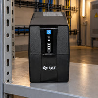 SAT UR750+ black 750VA/360W — escena de uso profesional diferente