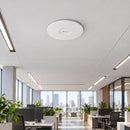 Punto de Acceso Omada TP-Link EAP610 Wi-Fi 6 AX1800 - lifestyle open-office - Media Factory