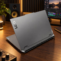 Portátil Lenovo LOQ 15IAX9 Core i5-12450HX, 8 GB, SSD 512 GB y RTX 3050 6 GB - escena 2 con vista exterior fiel al equipo