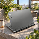 Portátil Lenovo LOQ 15IAX9 Core i5-12450HX, 8 GB, SSD 512 GB y RTX 3050 6 GB - escena 3 con vista exterior fiel al equipo