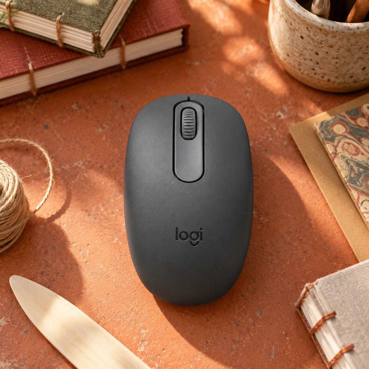 Mouse Bluetooth Logitech M196 Grafito — bookbinding