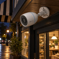 Cámara Wi-Fi EZVIZ H3c 2MP Full HD Exterior - lifestyle garage-night - Media Factory