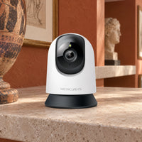 Cámara de Seguridad Wi-Fi Mercusys MC200 Full HD 360° — tercera escena de uso en un ambiente editorial distinto