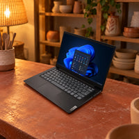 Lenovo V14 G4 black, US layout — escena de trabajo interior