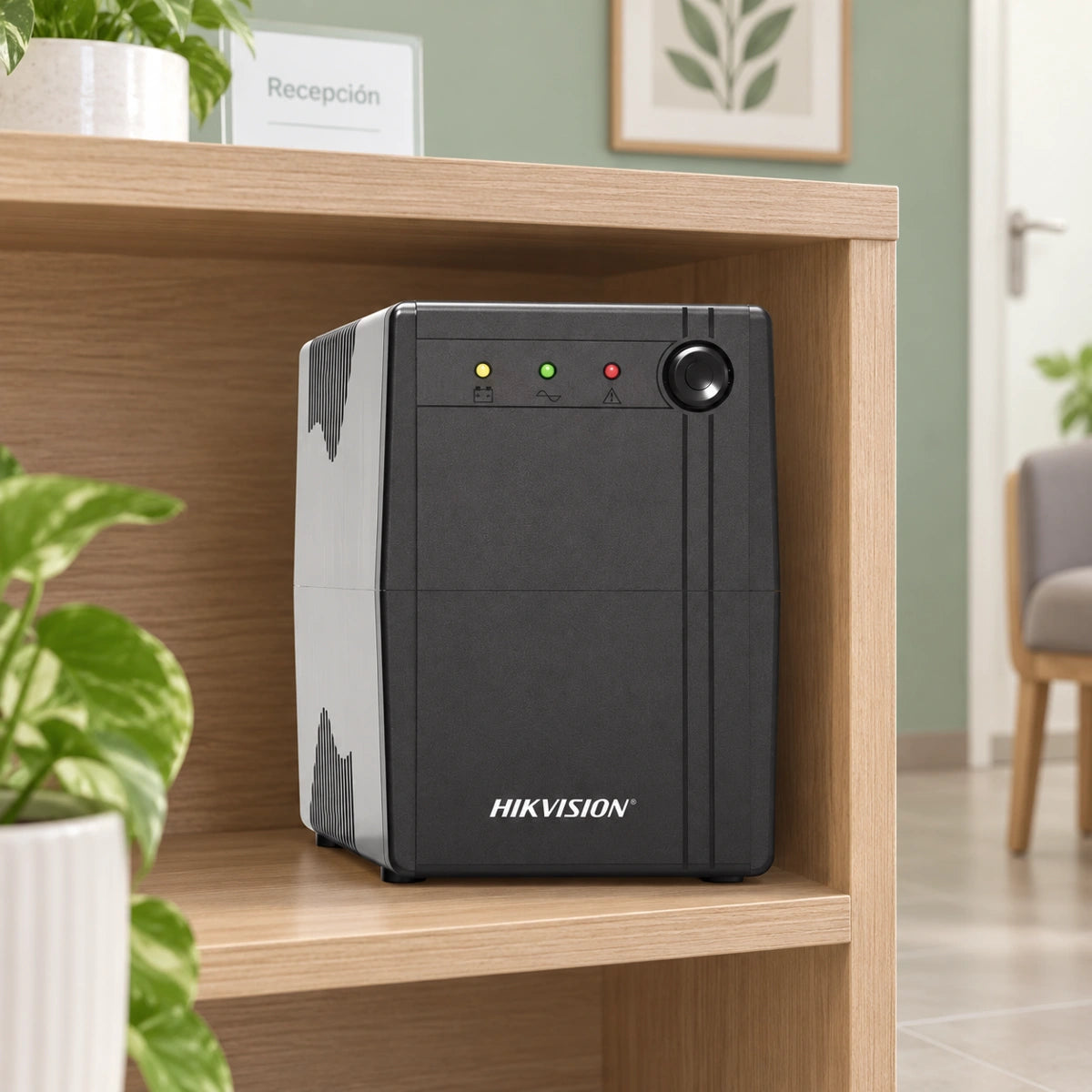UPS Hikvision DS-UPS1000-X/US 1000 VA 600 W con AVR — contexto de uso 3