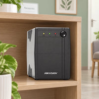 UPS Hikvision DS-UPS1000-X/US 1000 VA 600 W con AVR — contexto de uso 3