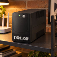UPS Forza BT-751 750 VA 450 W con 8 tomas y AVR — escena de uso 3