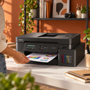 Impresora Brother DCP-T830DW Wi-Fi dúplex con ADF — uso en un estudio creativo