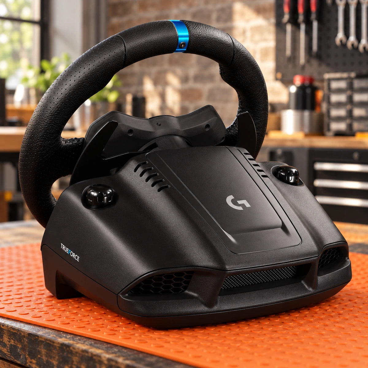 Volante Logitech G923 TRUEFORCE Xbox y PC con pedales — vista trasera del volante sobre un banco de aficionado
