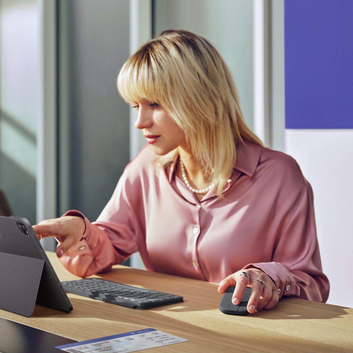 Logitech Mobi Fold para trabajo móvil con tablet